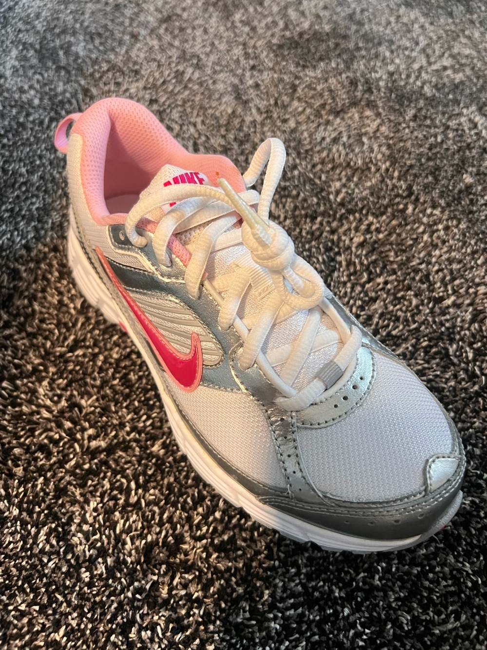 Amputee Right 4.5 girls Nike sneaker. White with silver & pink.  NEW